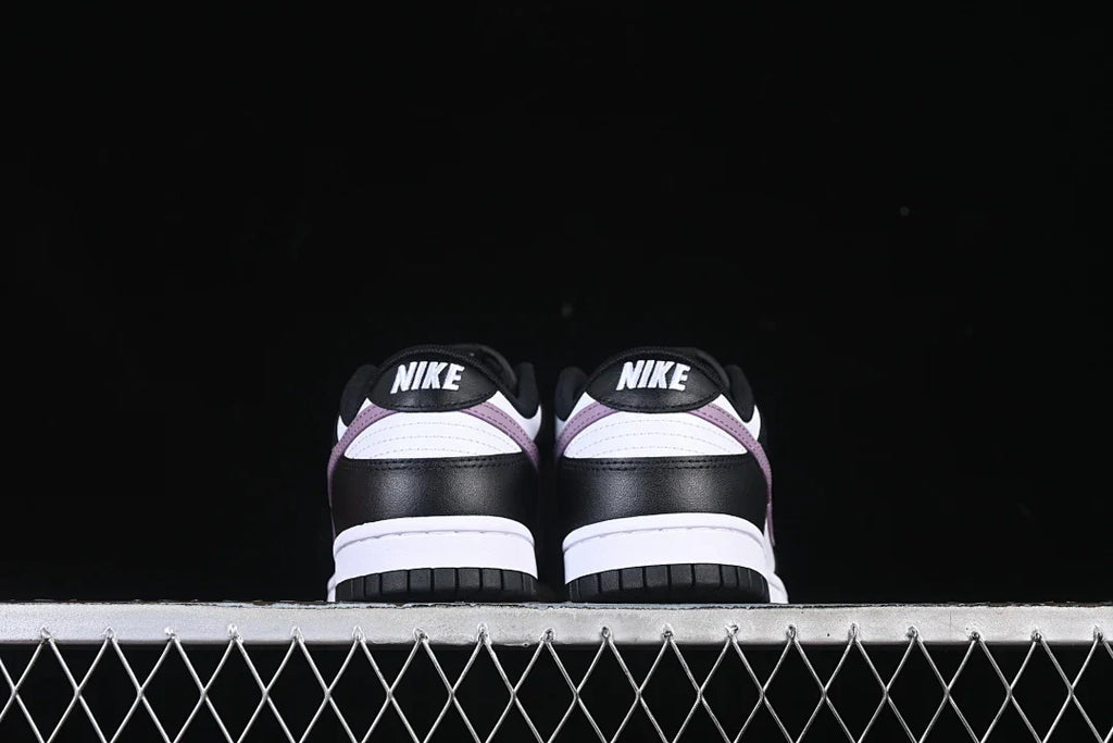 Nike SB Dunk Low "B/W/Sodt Purple"