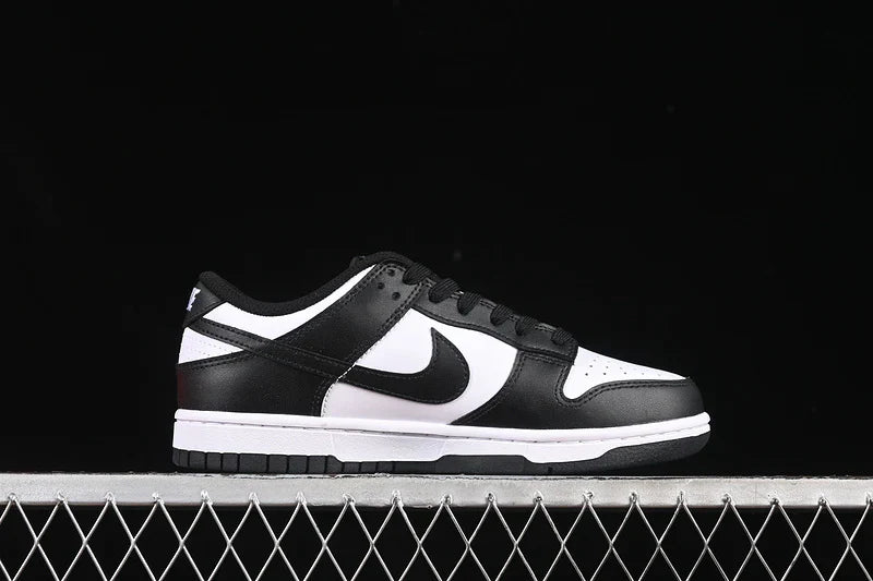 Nike SB Dunk Low "Panda"