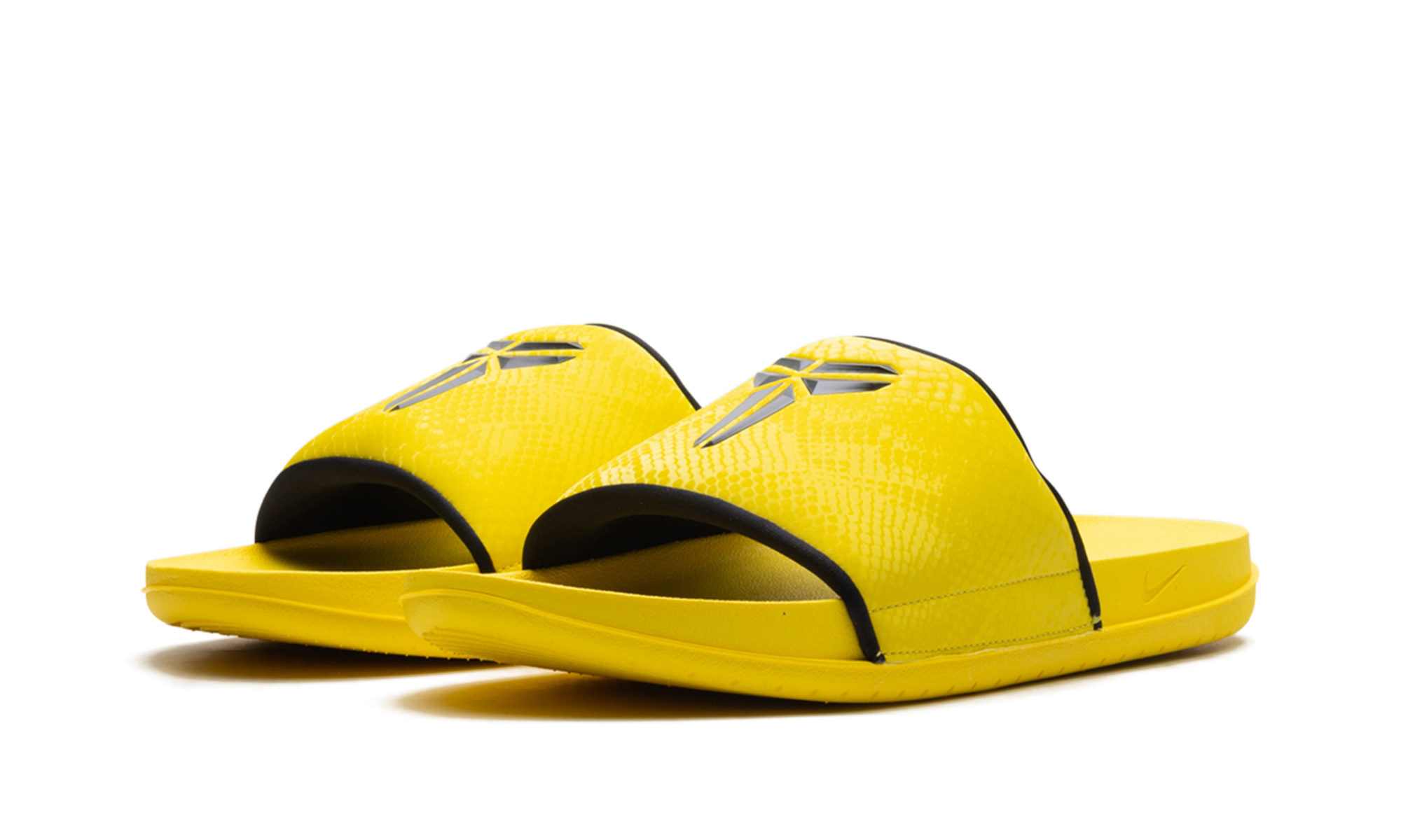 Kobe Offcourt Slide "Lightning" IF2870 700